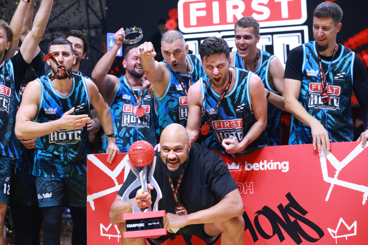 Команда FIRST HOTС здобула чемпіонство у дебютному сезоні медіа баскетболу